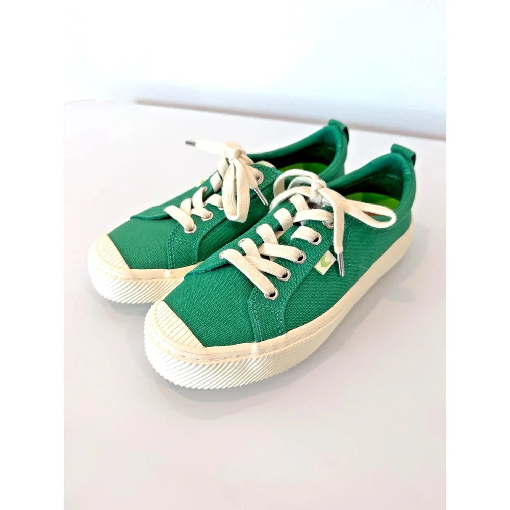 Cariuma Low Top Sneakers Women's 6.5 Green Sustainable Canvas Casual Streetwear